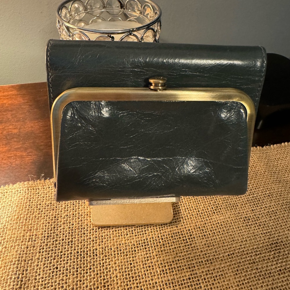 HOBO Billfold wallet in gently used condition.  Style:Robin